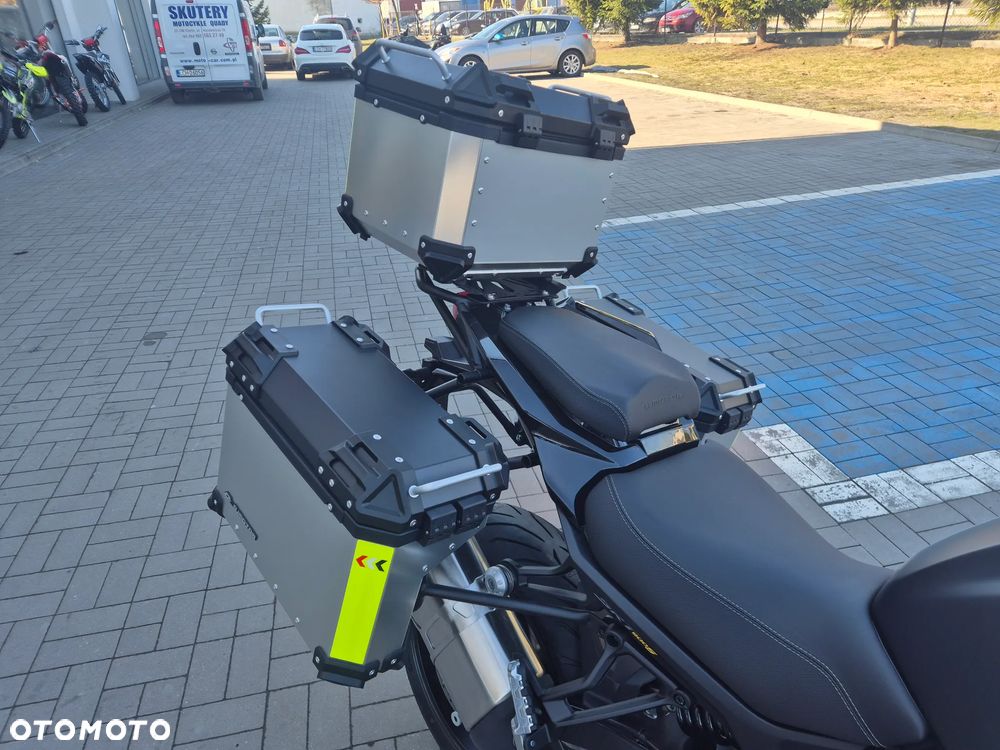 QJMOTOR SRT900S - 15