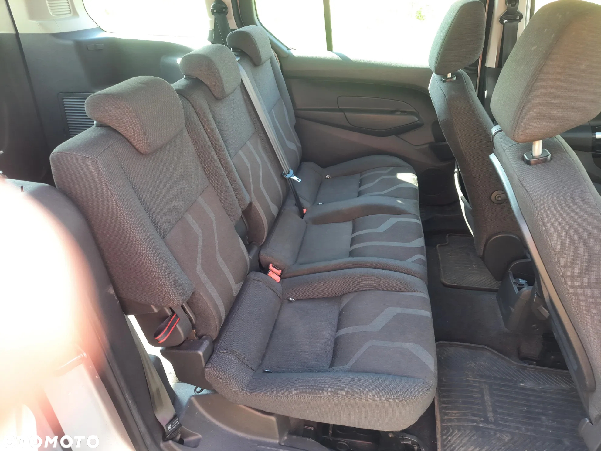 Ford Tourneo Connect Gr 1.5 TDCi Trend - 13