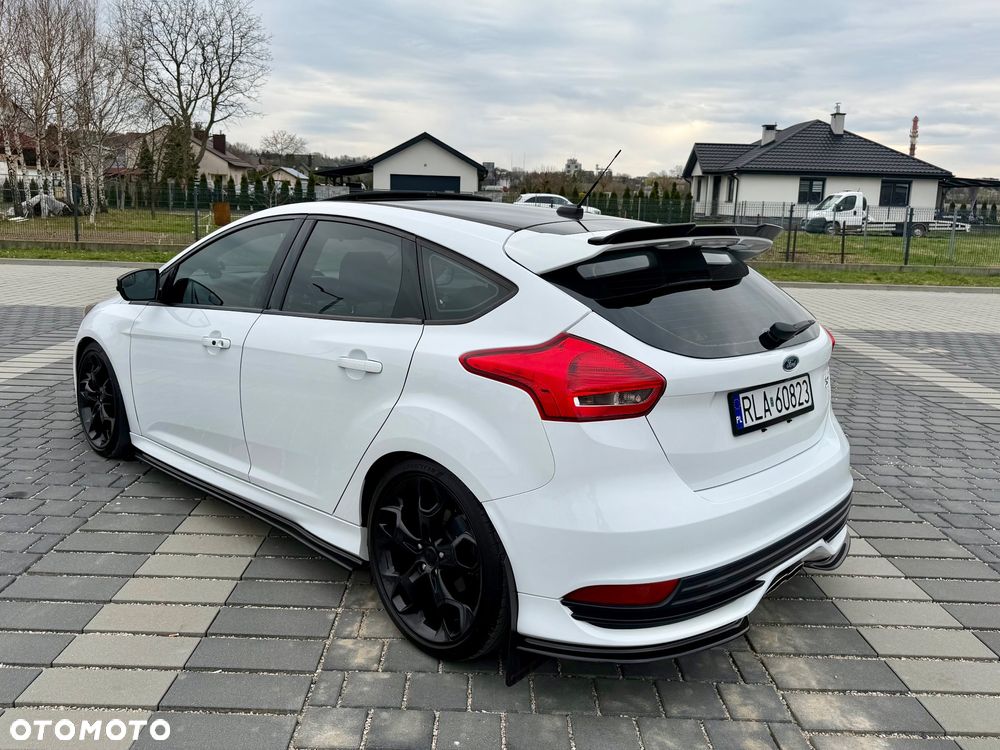 Ford Focus 2.0 EcoBoost ST mit Leder-Sport-Paket - 4