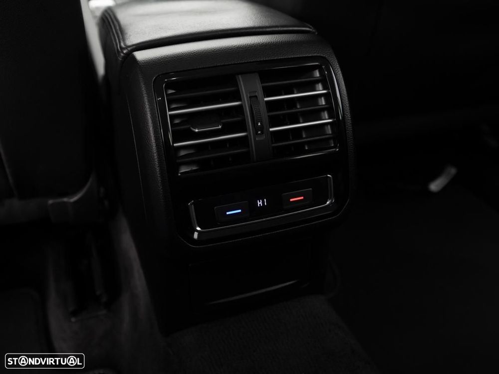 VW Passat Variant 2.0 TDI Confortline DSG - 22