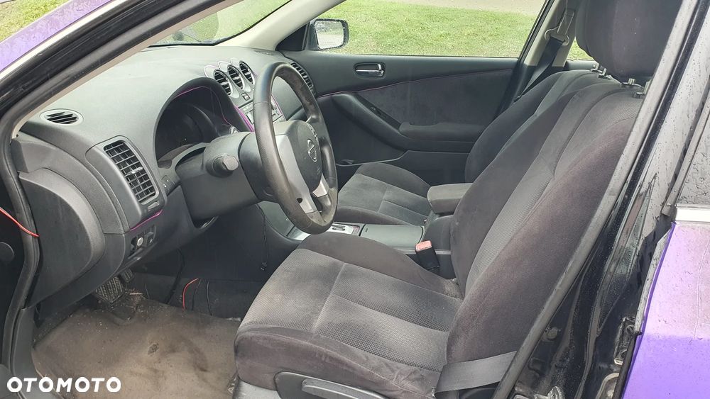 Nissan Altima - 9