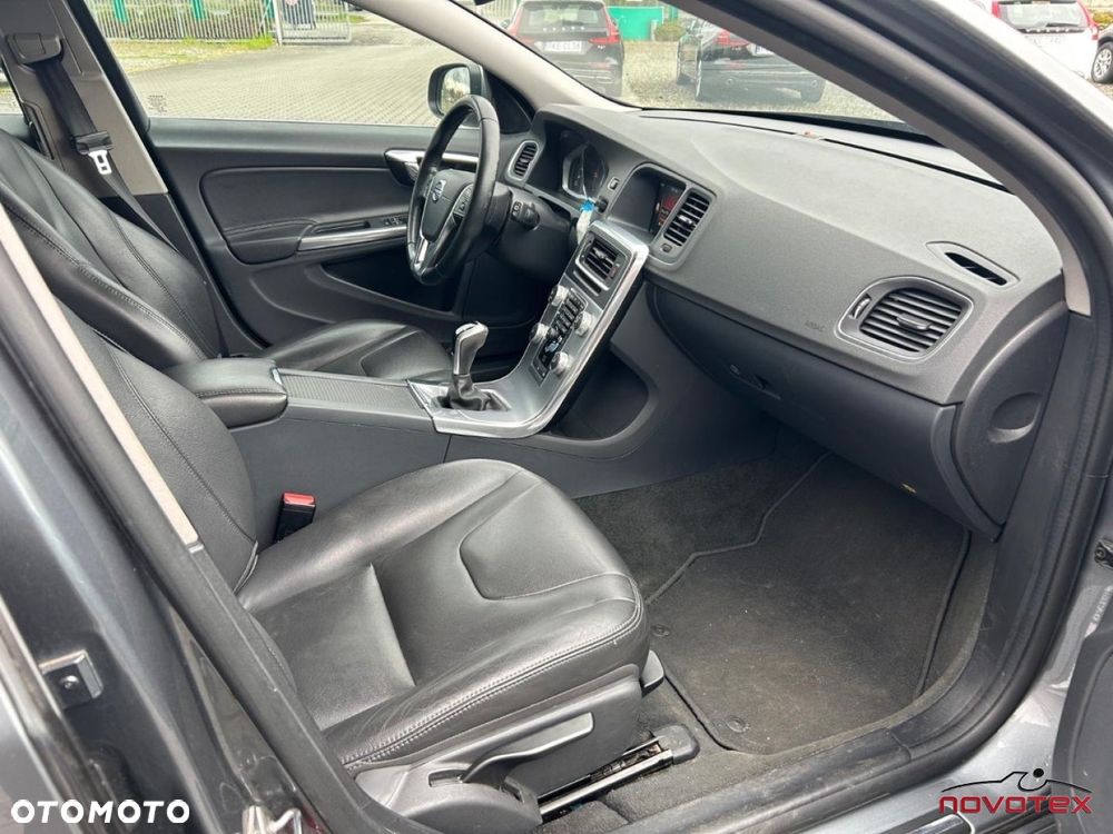 Volvo V60 D2 Drive-E Momentum - 13