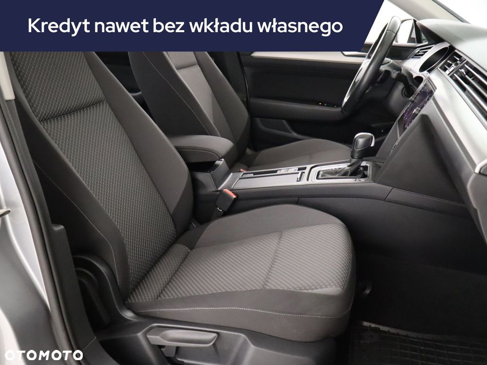Volkswagen Passat - 11