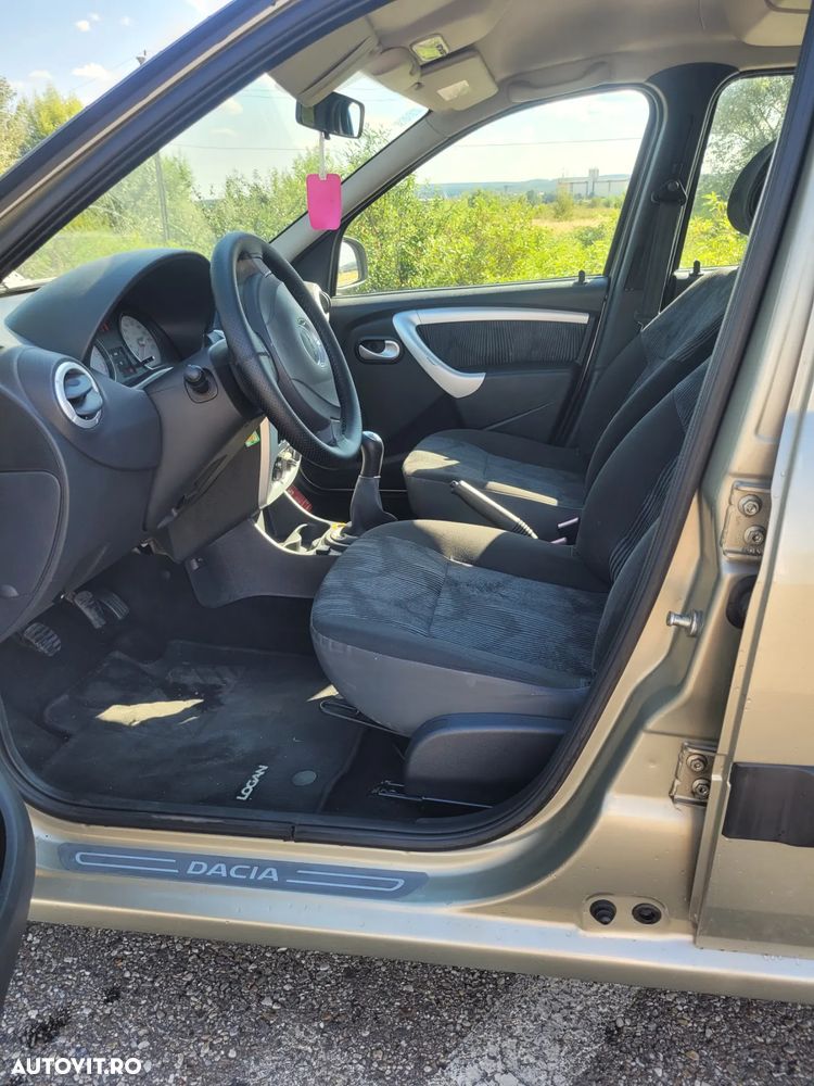 Dacia Logan 1.6 MPI Laureate - 11