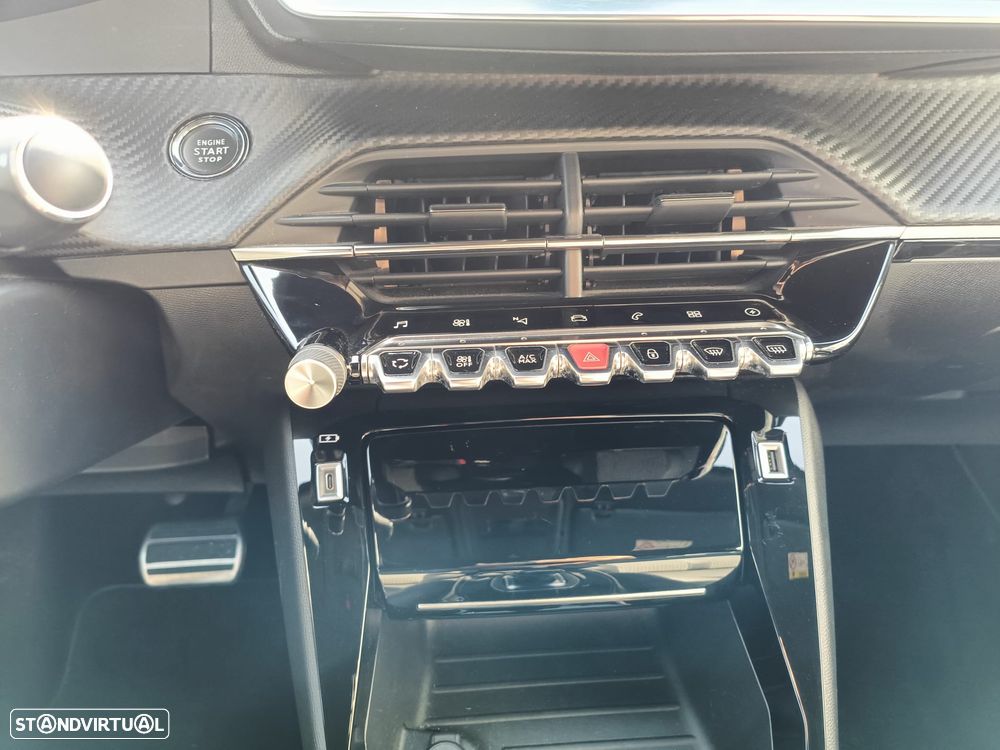 Peugeot e-2008 GT+ - 12