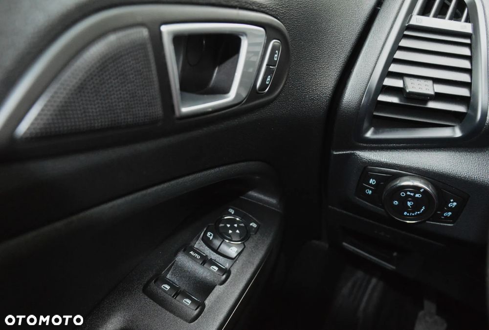 Ford EcoSport - 16