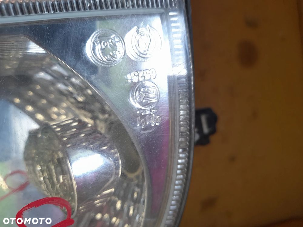 KIERUNKOWSKAZ MIGACZ OCTAVIA I 1 97-01 PRZÓD PRAWY LIFT - 2