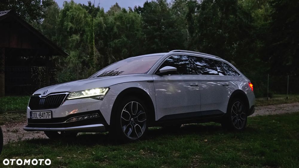Skoda Superb 2.0 TDI SCR 4x4 Scout DSG - 3