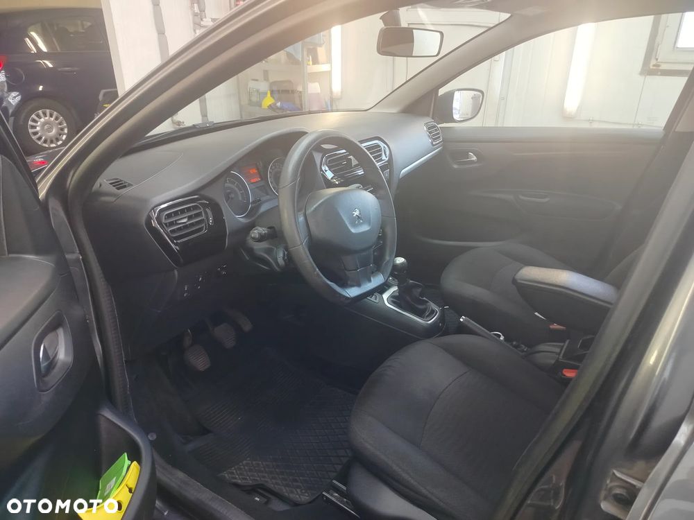 Peugeot 301 1.6 VTi Active EU6 - 5