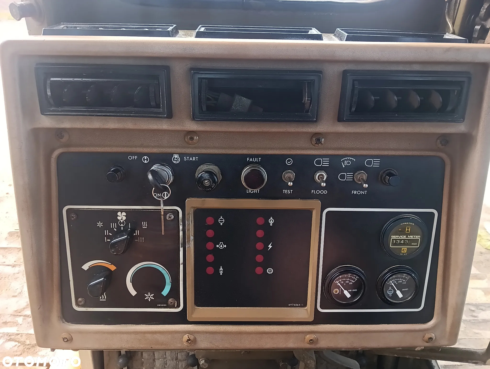 Caterpillar D4 - 10
