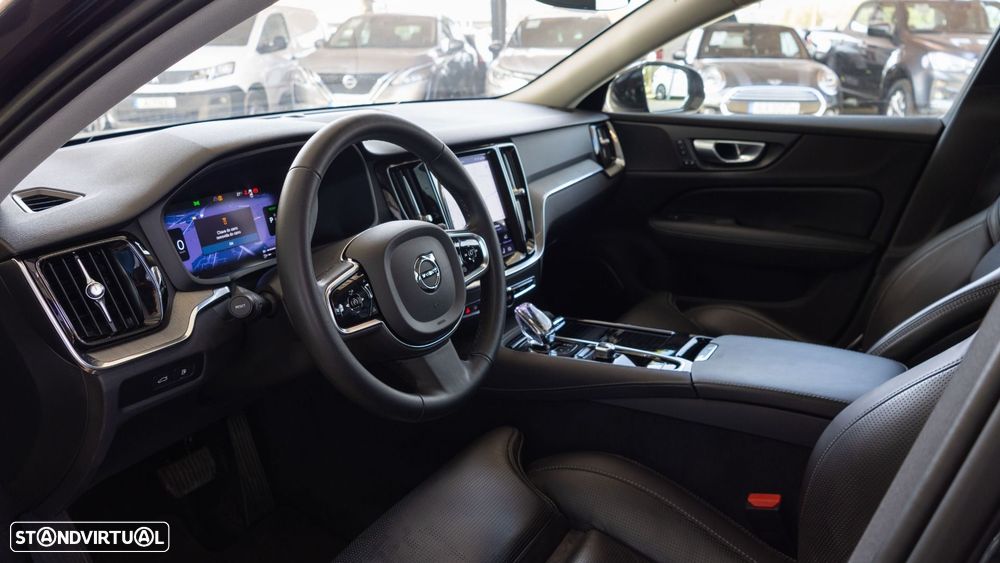 Volvo V60 2.0 T8 AWD TE Plus Dark - 5