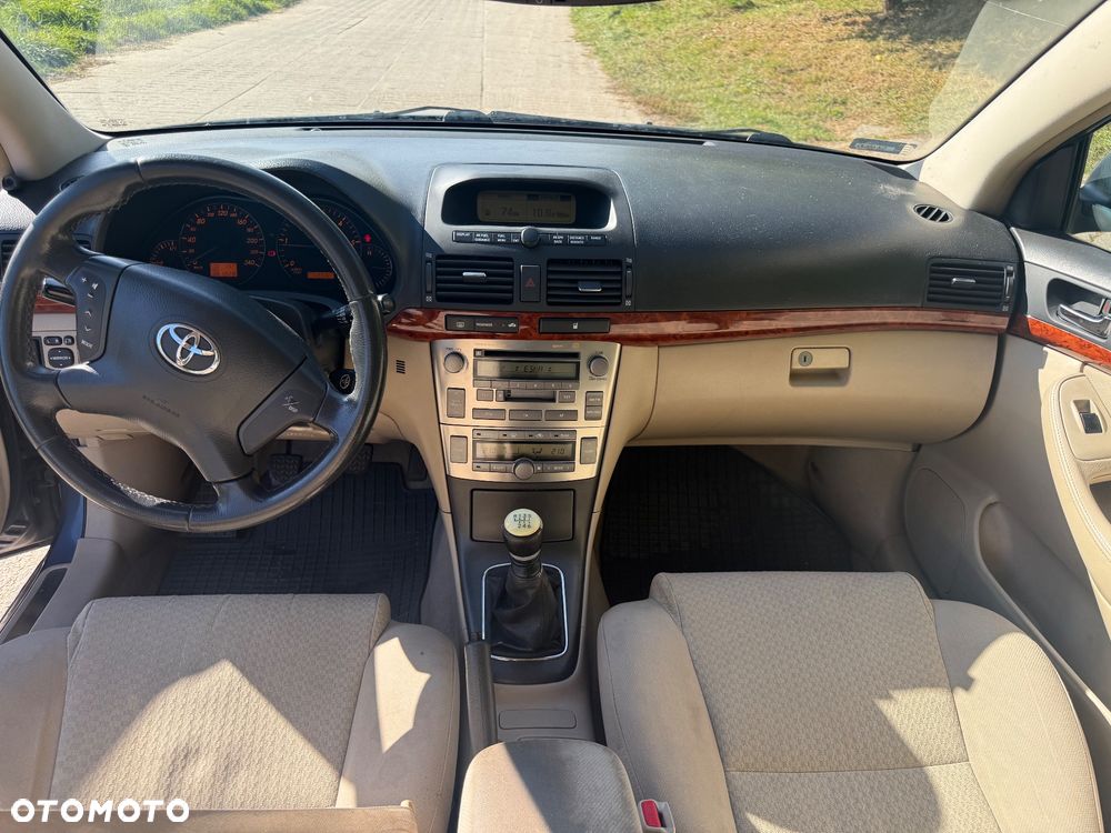 Toyota Avensis - 13