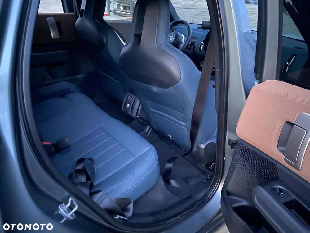 MINI Countryman E Essential Trim - 12