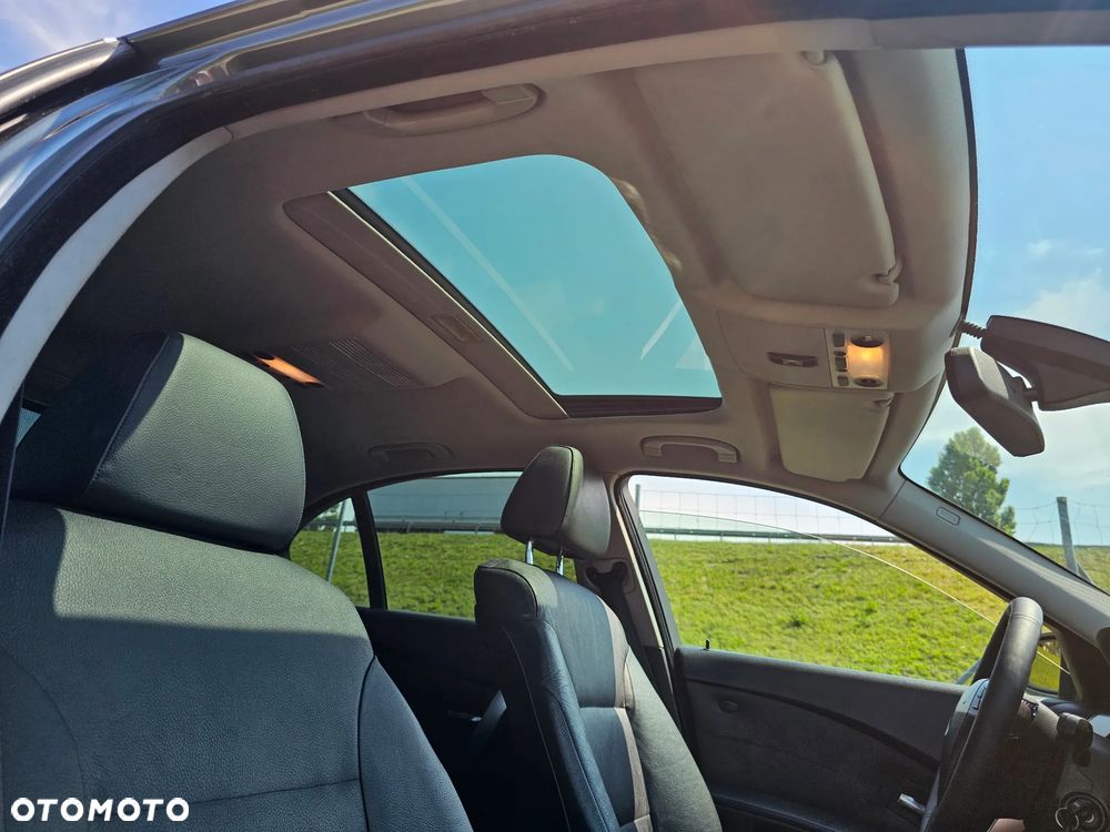 BMW Seria 5 520i - 26