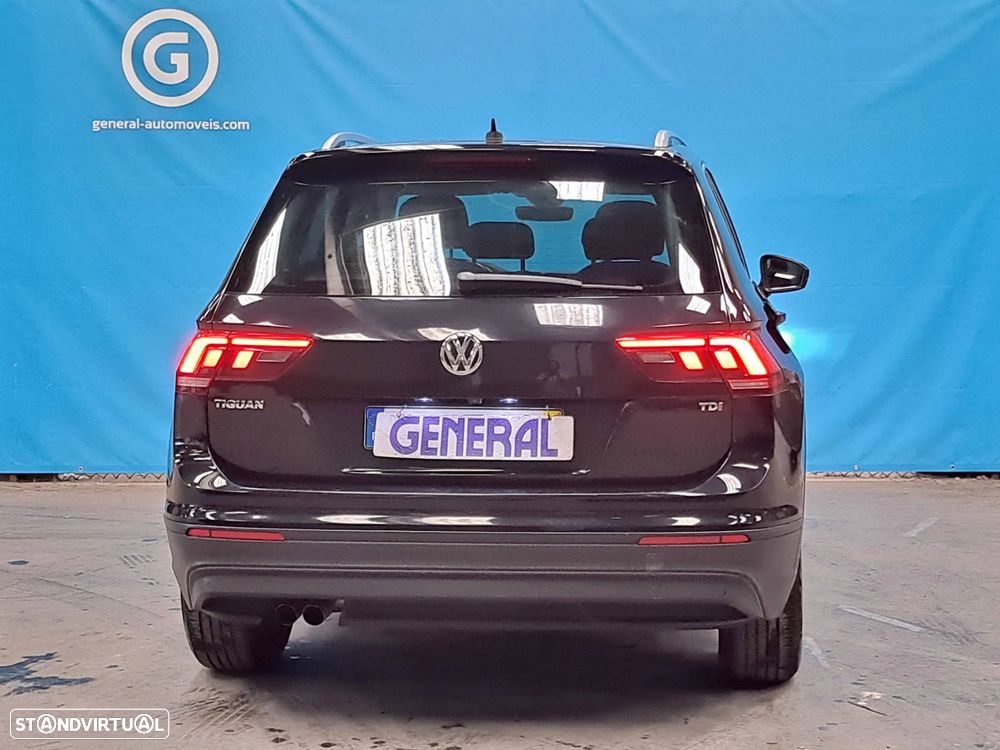 VW Tiguan 1.6 TDI Confortline - 4