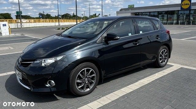 Toyota Auris 1.6 Premium + - 1