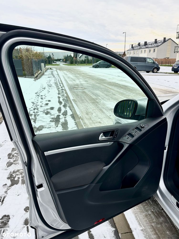 Volkswagen Tiguan 2.0 TDI DPF 4Motion Lounge Sport & Style - 22