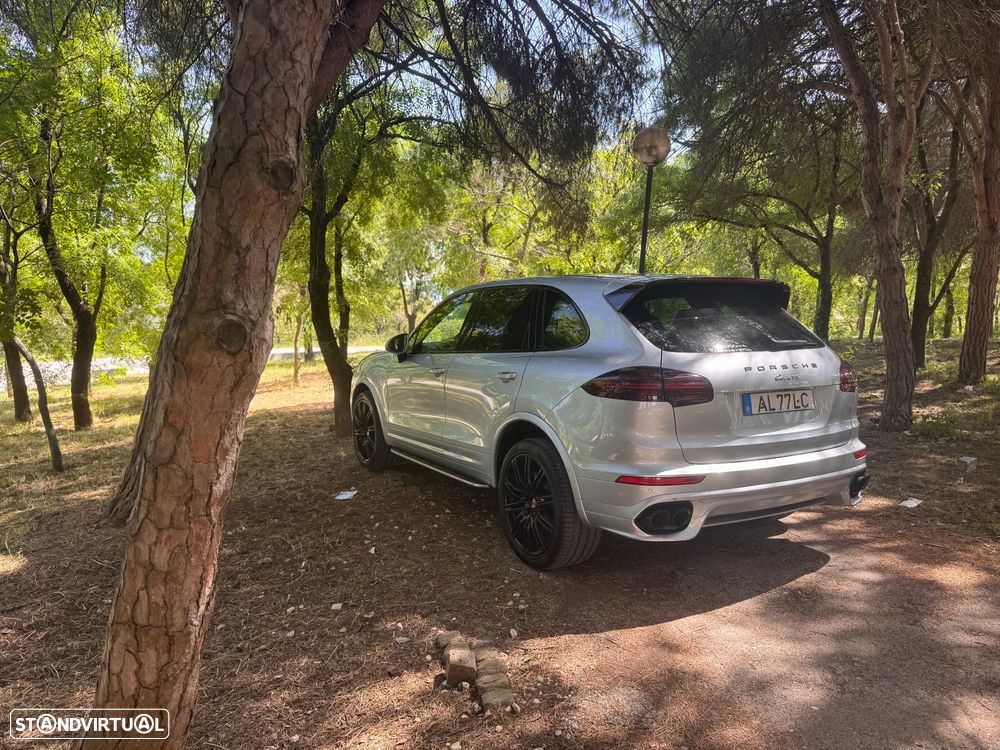 Porsche Cayenne Platinum Edition - 3