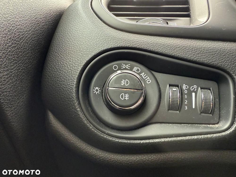 Jeep Renegade - 23