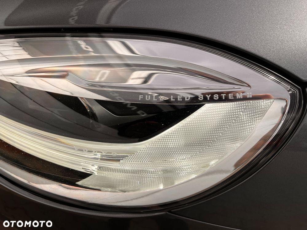 Volvo V40 T3 Geartronic RDesign - 23