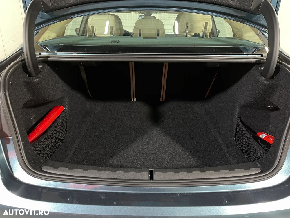 BMW Seria 3 320d xDrive AT MHEV - 13