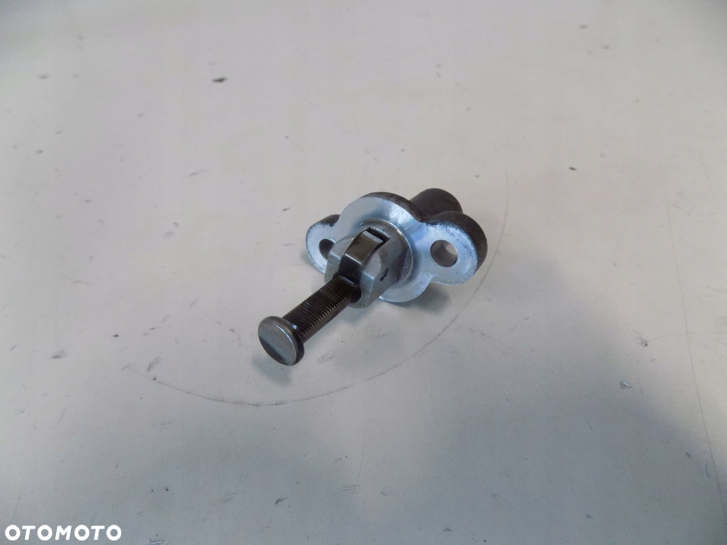 SUZUKI BURGMAN 125 01-06 NAPINACZ ŁAŃCUCHA - 3