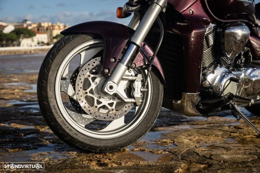 Suzuki Intruder - 7