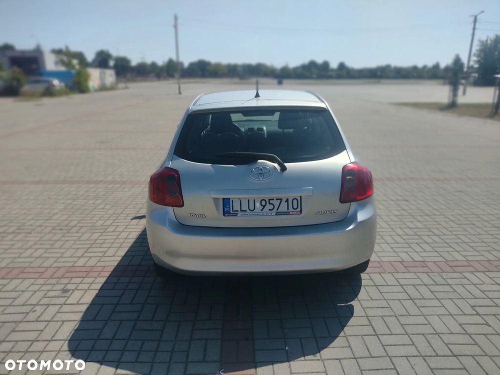 Toyota Auris 1.6 2010 - 2