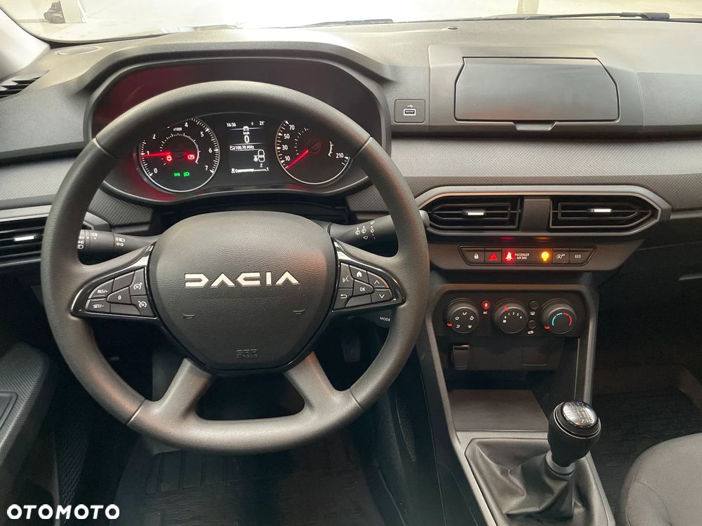 Dacia Jogger 1.0 TCe Essential 7os - 14