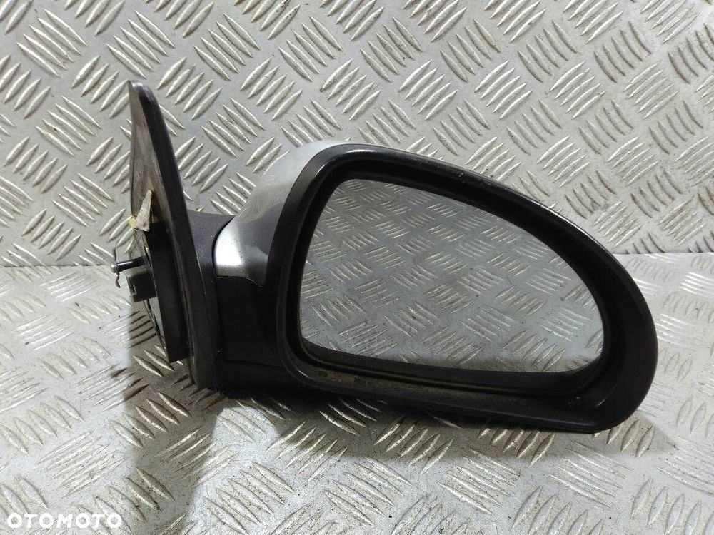 LUSTERKO PRAWE KIA CEED - 1