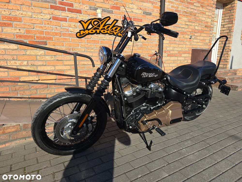Harley-Davidson Softail Street Bob - 21