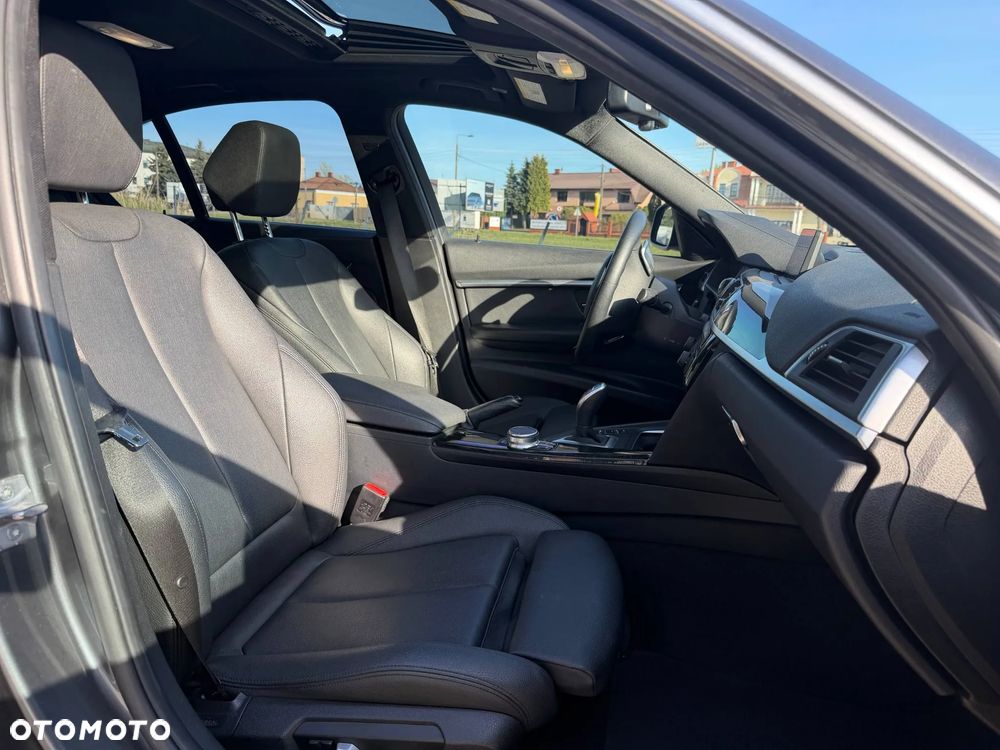 BMW Seria 3 330i Sport Line Sport - 10