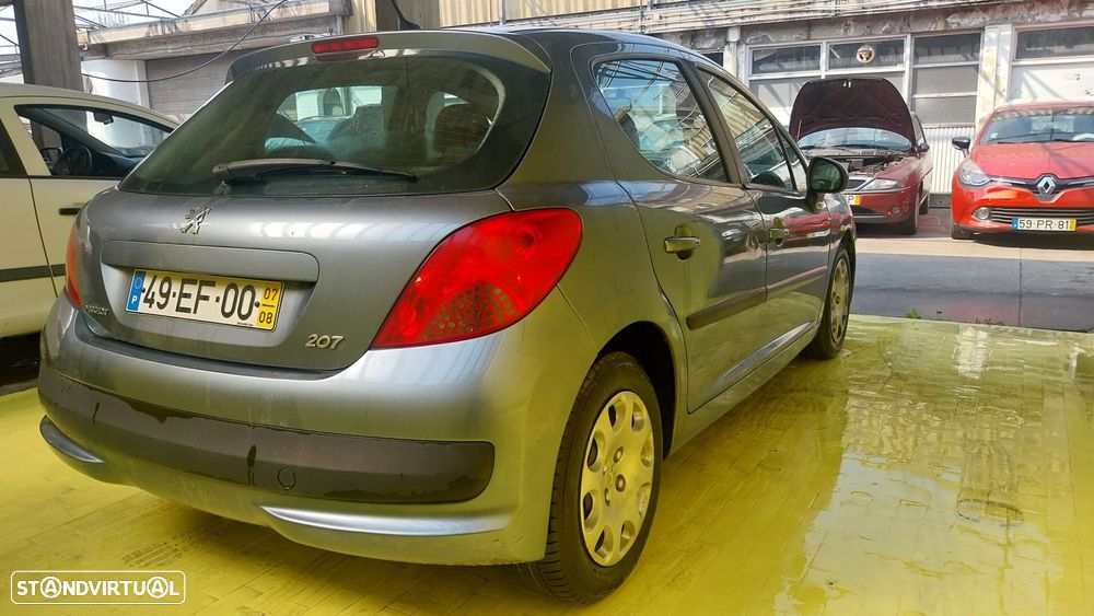 Peugeot 207 1.4 HDi Premium - 21