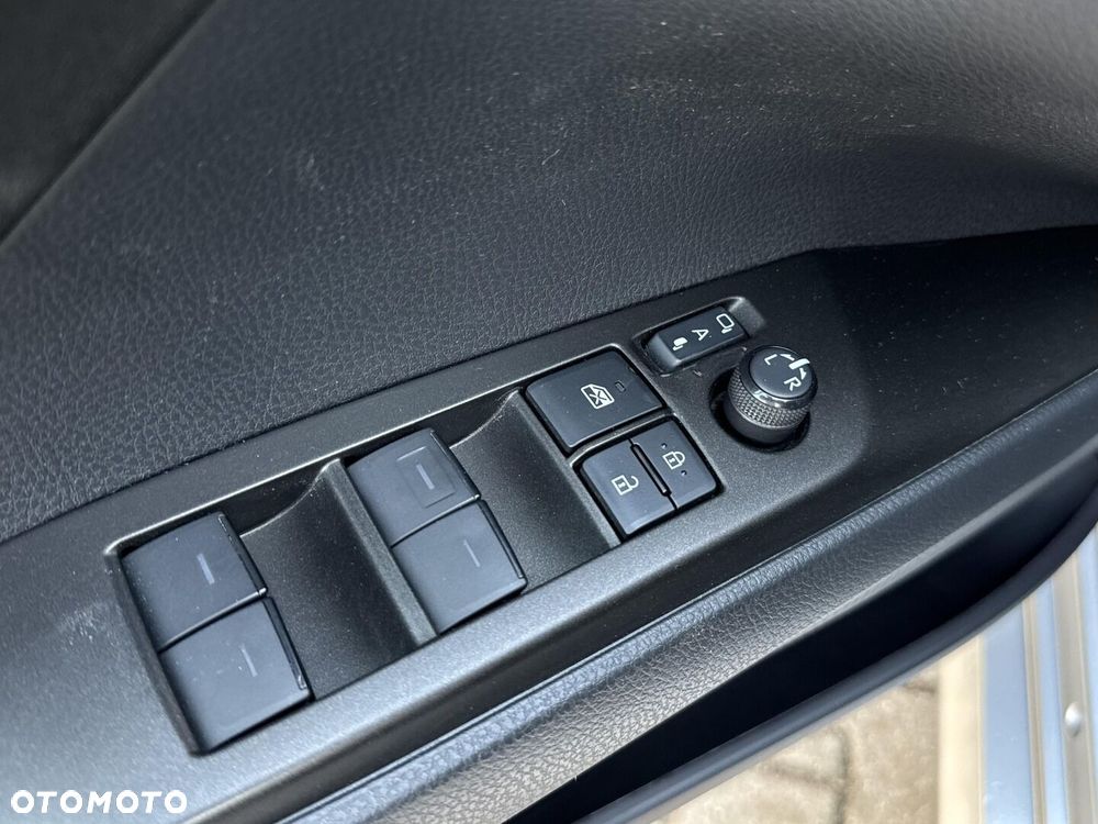 Toyota Camry 2.5 Hybrid Comfort CVT - 24