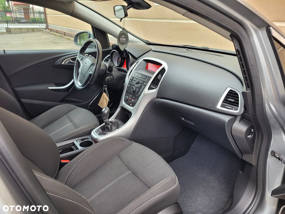 Opel Astra 1.4 Turbo Cosmo - 12