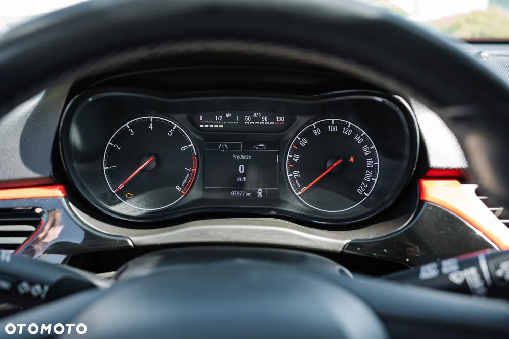 Opel Corsa 1.4 T Color Edition S&S - 9