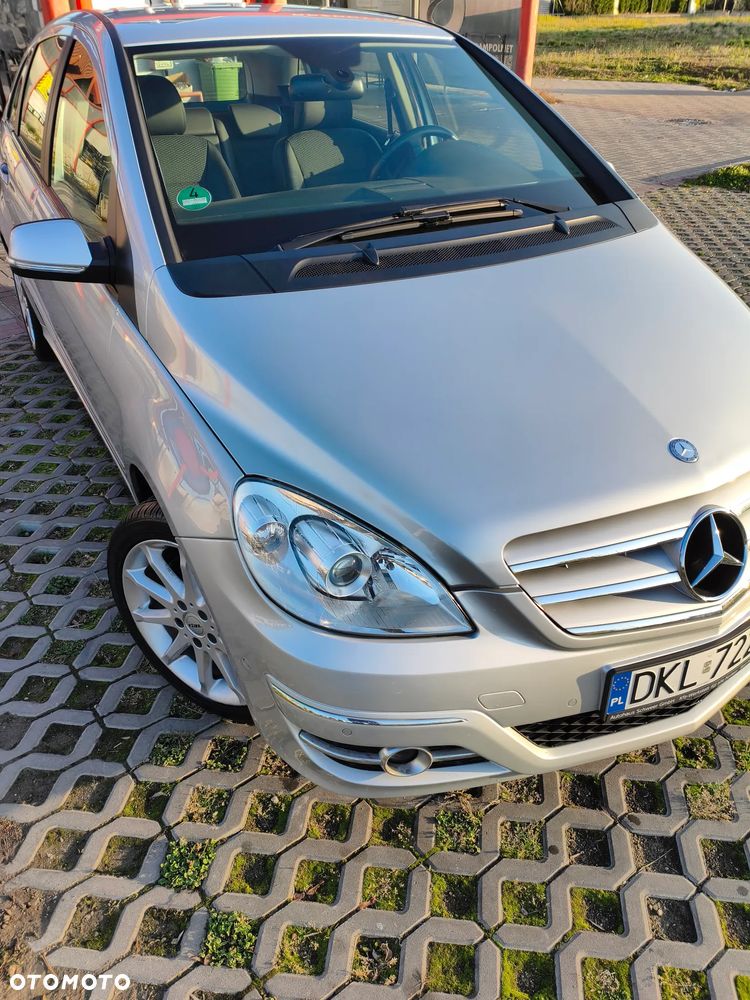 Mercedes-Benz B-Class 2009 photo 2