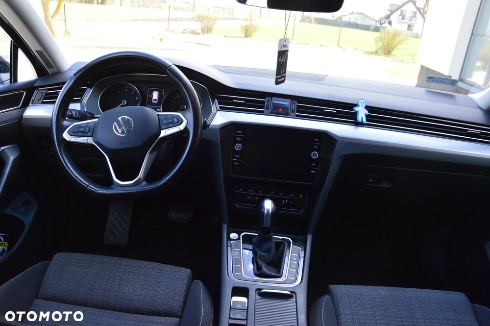 Volkswagen Passat - 16