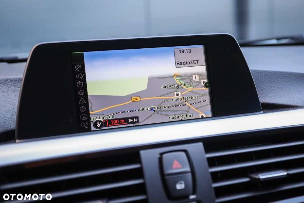 BMW Seria 3 320d Sport Line - 27