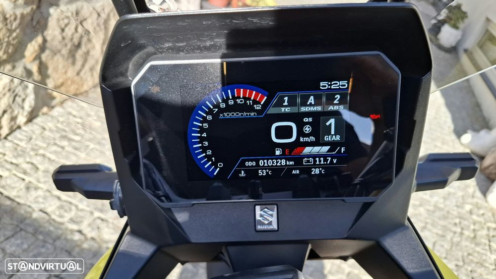 Suzuki v-strom v - 4