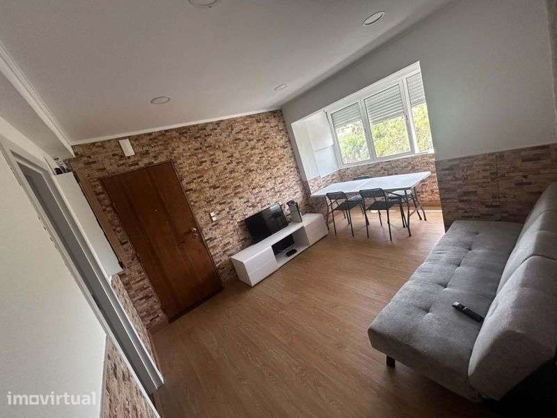 Apartamento T3 na Pontinha pronto a habitar - Grande imagem: 2/4
