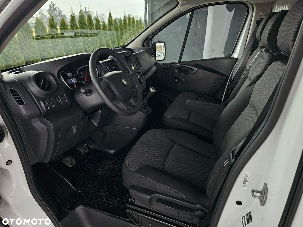 Renault Trafic - 13