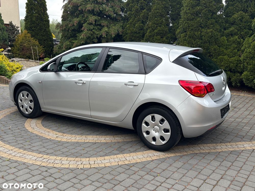 Opel Astra 1.6 Edition - 11