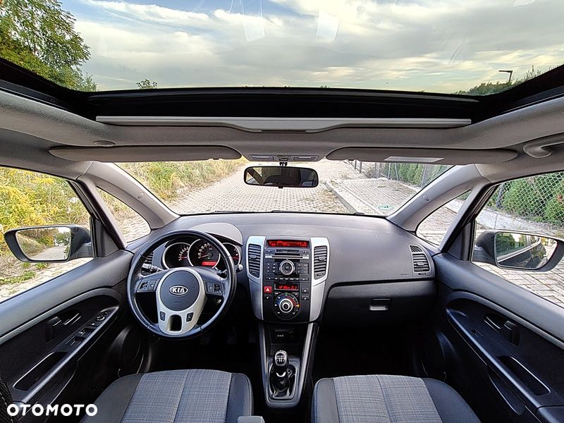 Kia Venga 1.4 CVVT Titanium Collection - 8