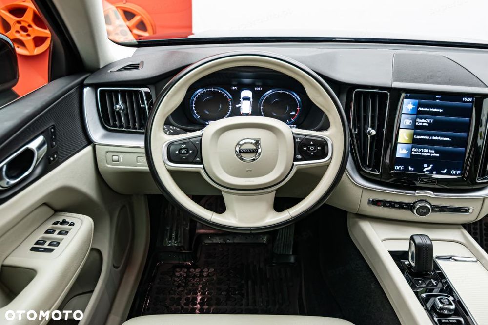 Volvo XC 60 B4 D AWD Momentum Pro - 13