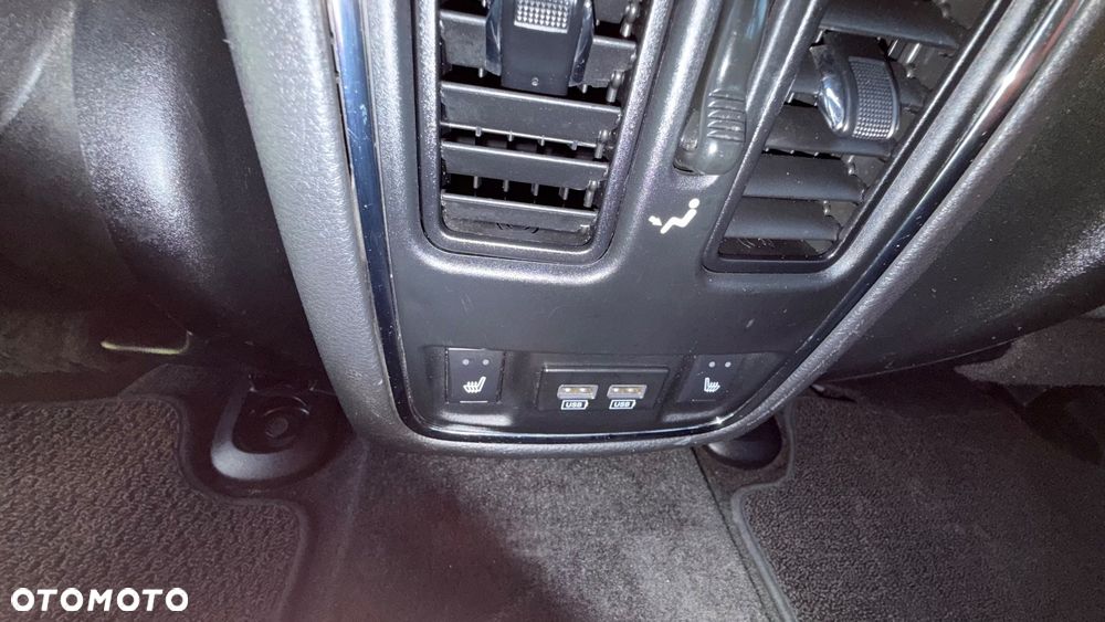 Jeep Grand Cherokee - 11
