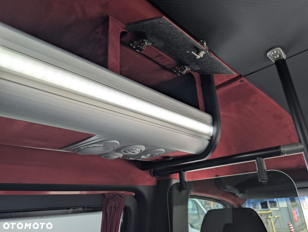 Mercedes-Benz Sprinter 517 - 30