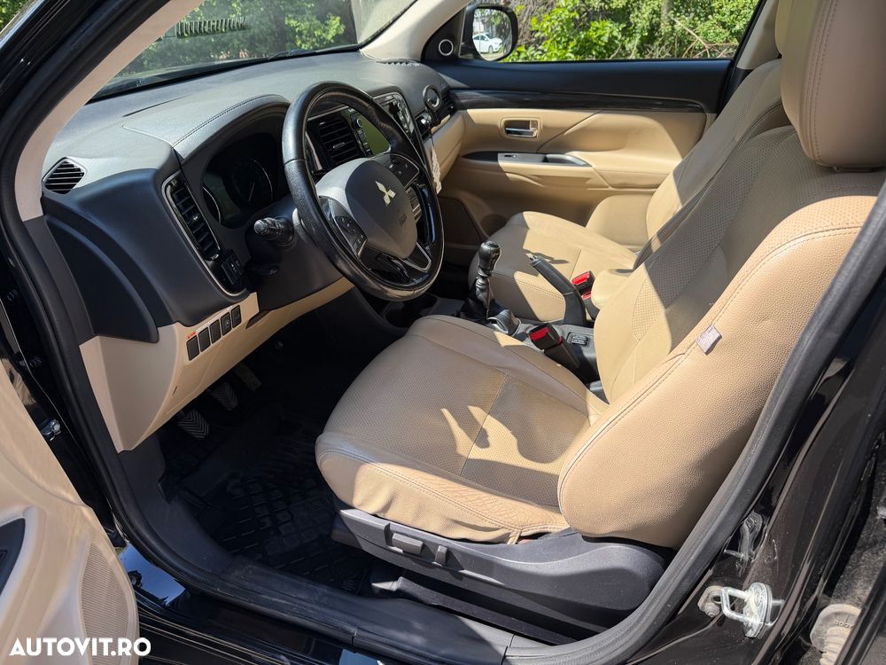 Mitsubishi Outlander 2.2 Litre DI-D AWD Instyle - 5