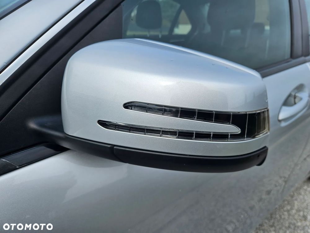 Mercedes-Benz Klasa C 180 K BlueEff Elegance - 11