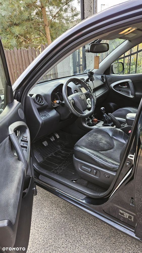 Toyota RAV4 2.0 VVT-i Premium - 11